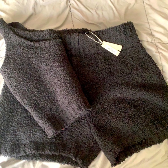 SKIMS Other - SKIMS Cozy Shorts & Top set